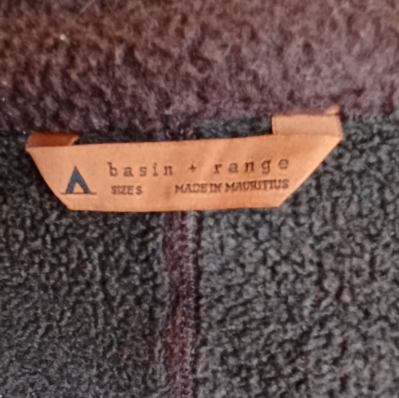 Basin and Range Lily Heavyweight fleece jacket, size small - Picture 5 of 6